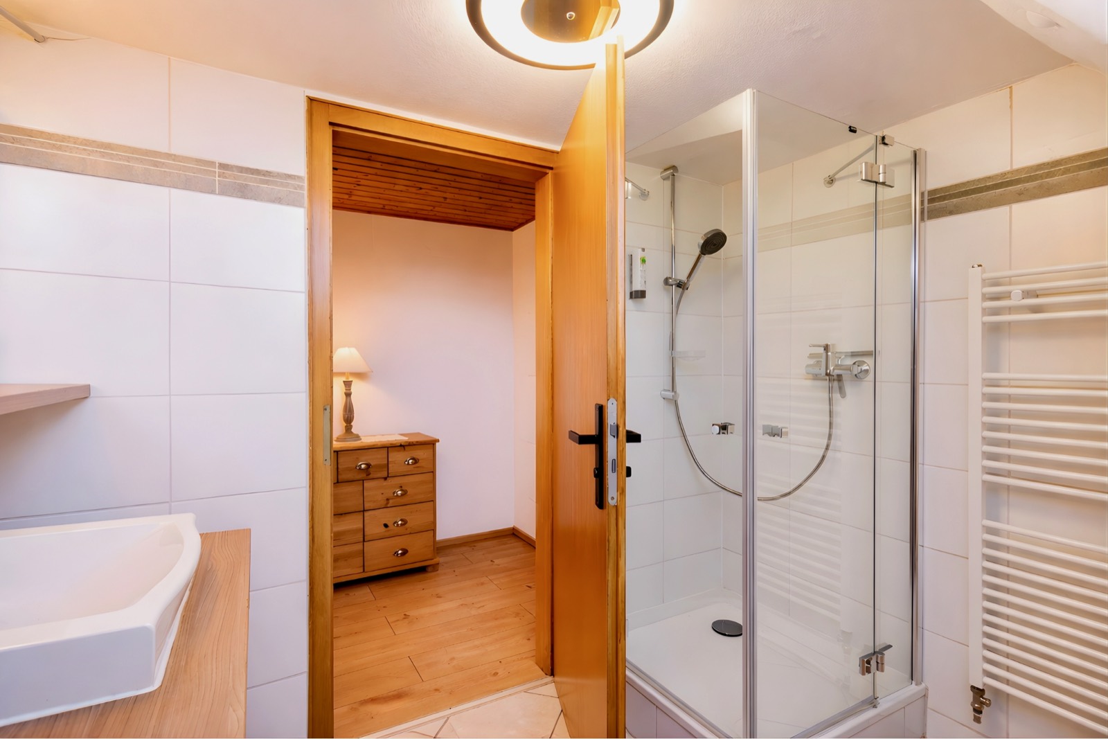 Shower and bathtub in the bathroom